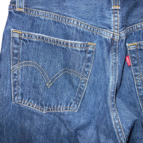 Vintage Women’s Distressed Levi’s 501 jeans - Picture 8 of 16